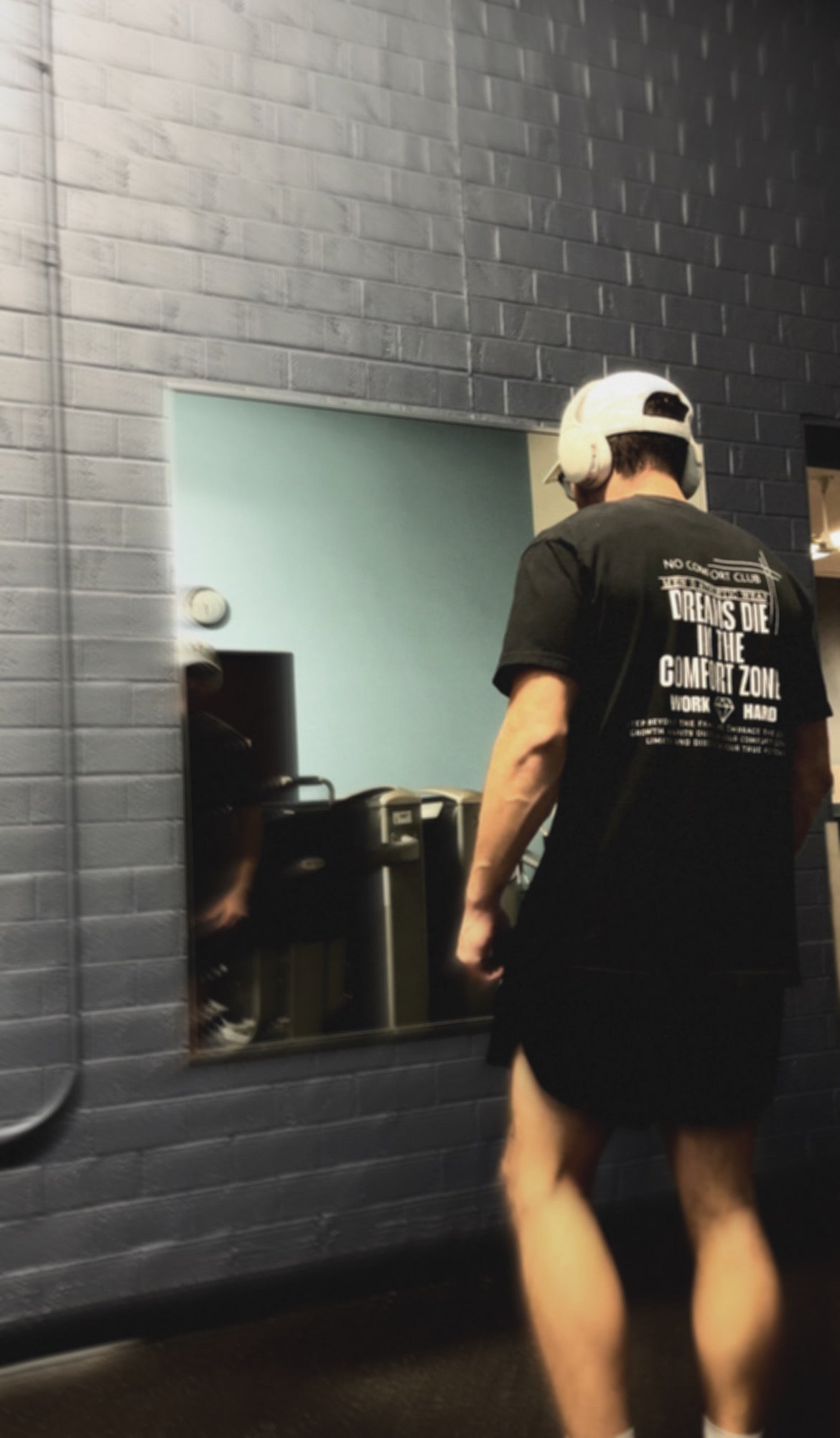 Dreams Die in the Comfort Zone-Tee